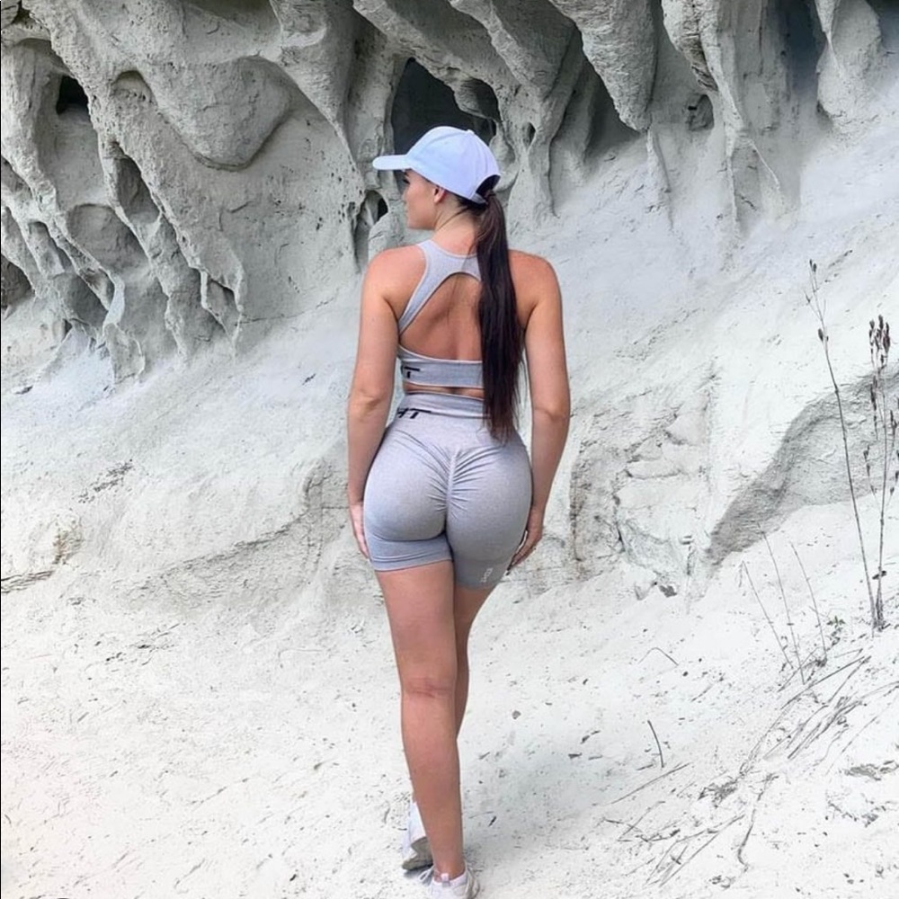 Echt Apparel Arise summer Shorts Scrunch Butt seamless size L